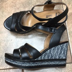 8.5 W Clark’s soft Cushion Wedge